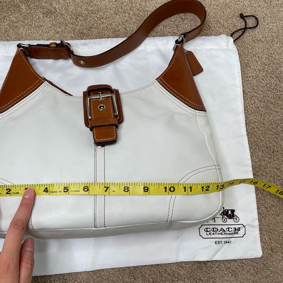 Coach White and Brown Hobo Hamptons Medium Bag - Picture 4 of 16